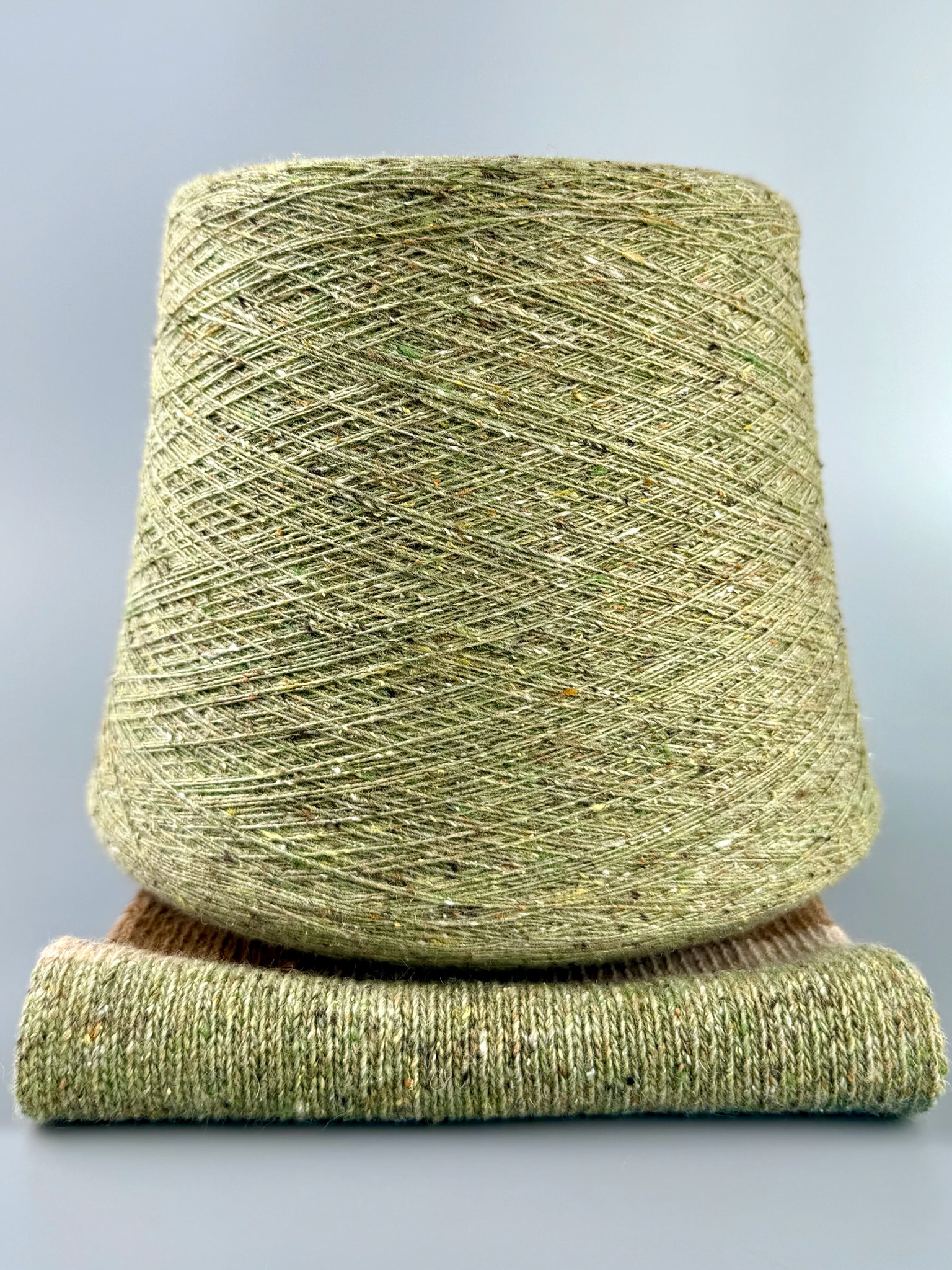 Zimpfer Wolle Selezione Art. Cardiff Tweed Nm 1/10500 – Merino Seide Garn col. Pistaziengrün foto 2